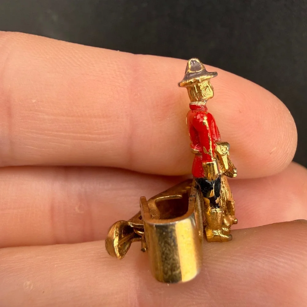 Vintage Sarah Coventry Tie Clip Gold Red RCMP Mountie Dog Figural Enamel
